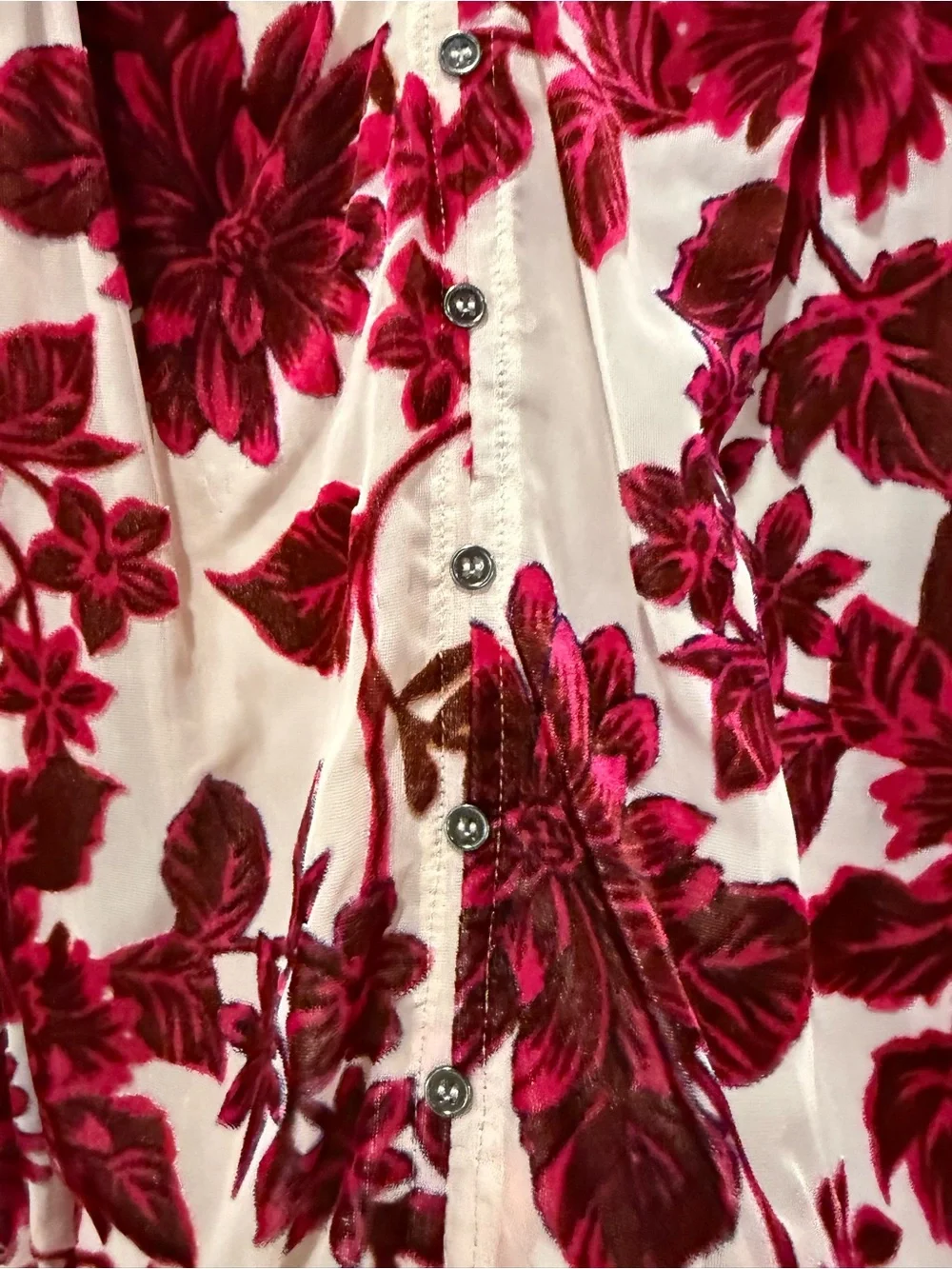 Bloomingdale’s Cupio Red Floral Burnout Ruffle Blouse on Cream size Large - Picture 11 of 16